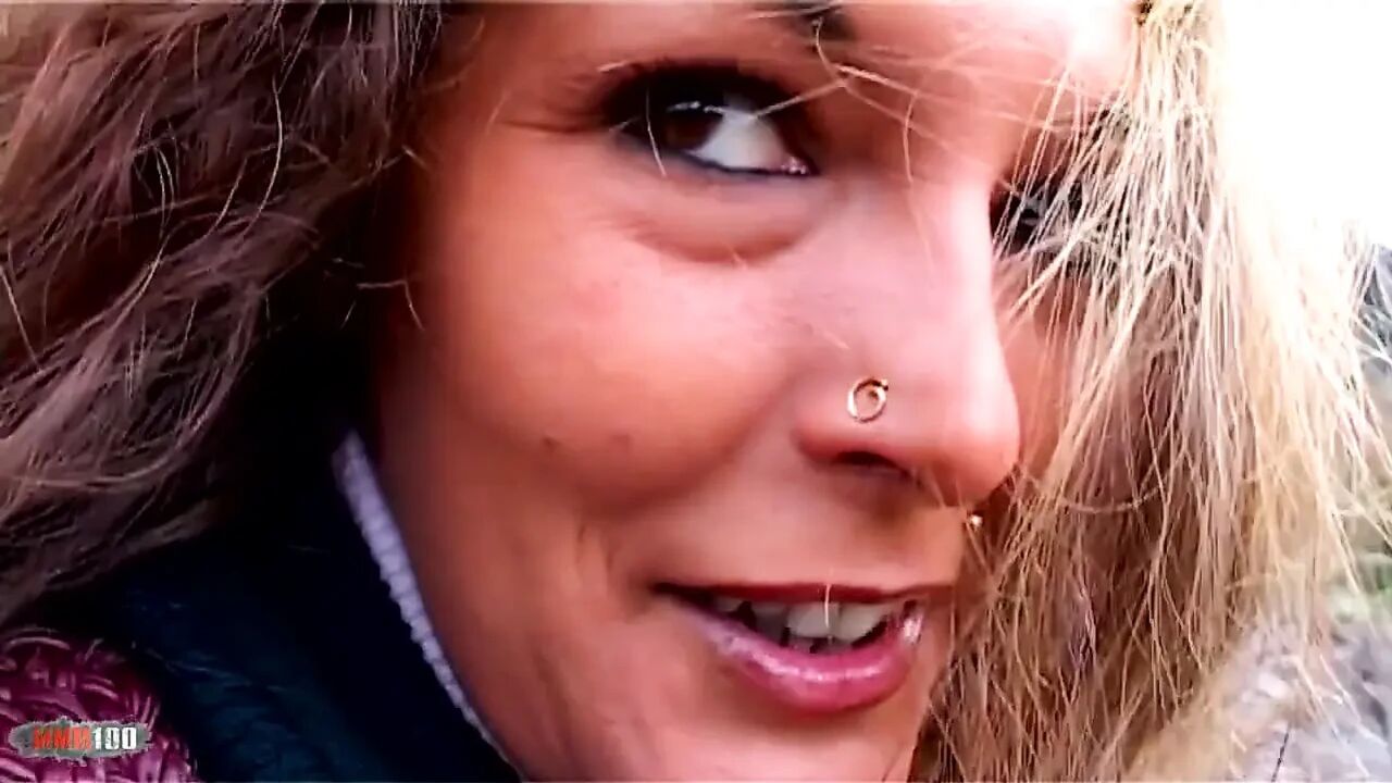 Vayana: Larry Cares About the Pretty Tourists