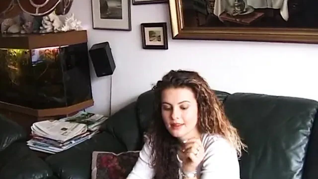 Amateur playing with her hole in front of the camera