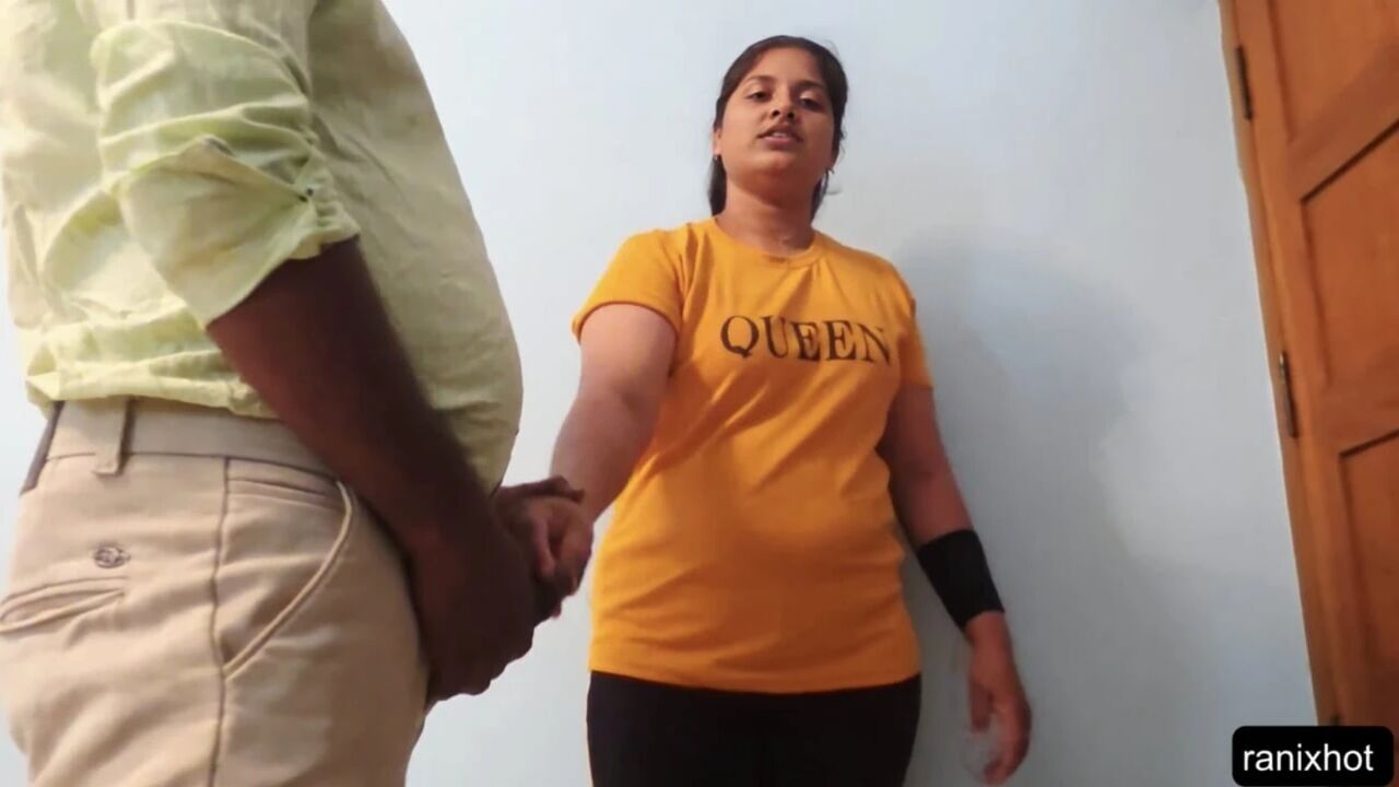 Female gym Trainer sex with new Student in unexpected situation Hindi Voice full video