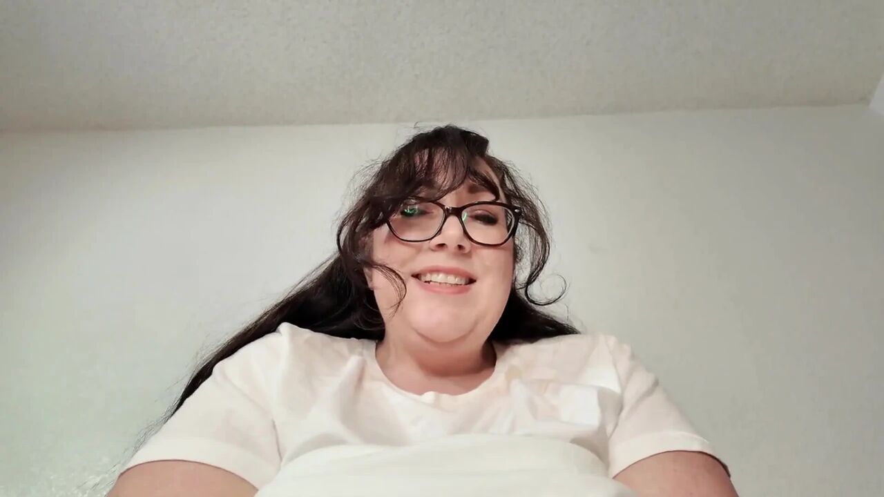 Giantess Stepmommy Cozy Suckle and Cum Encouragement