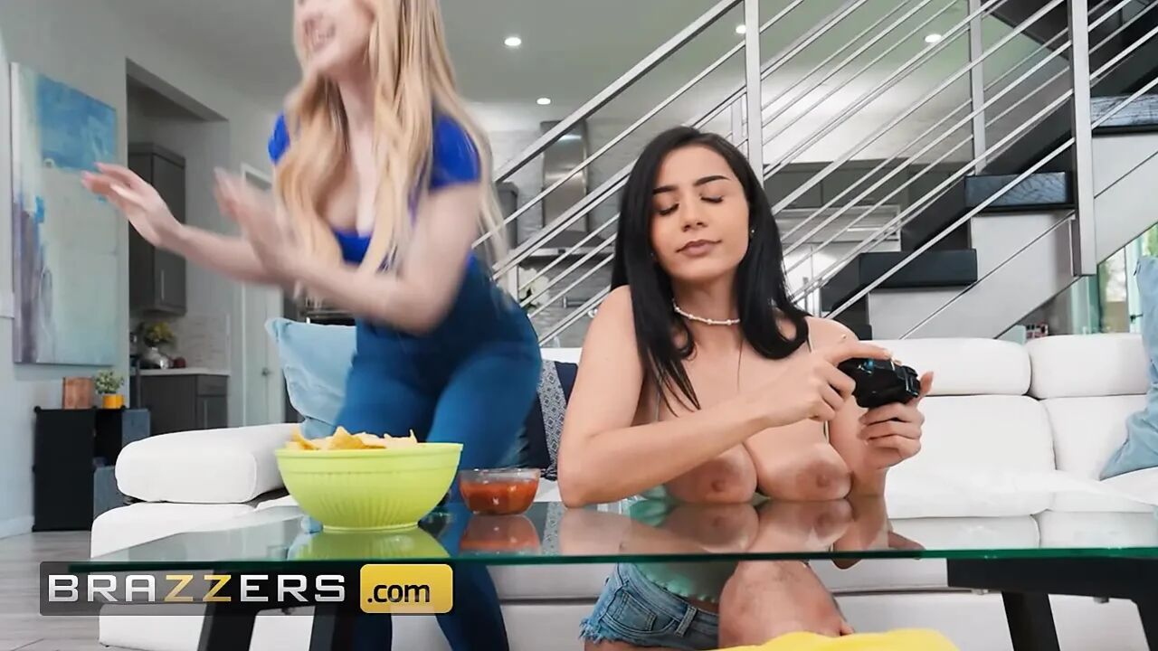 Gamer's Tits On Glass Roxie Sinner Brazzers