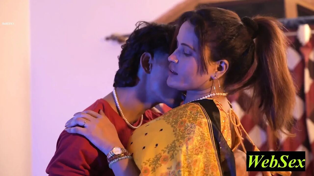 Indian Beautiful Cuckold Wife Amazing Hot Sex! Sakki Husband