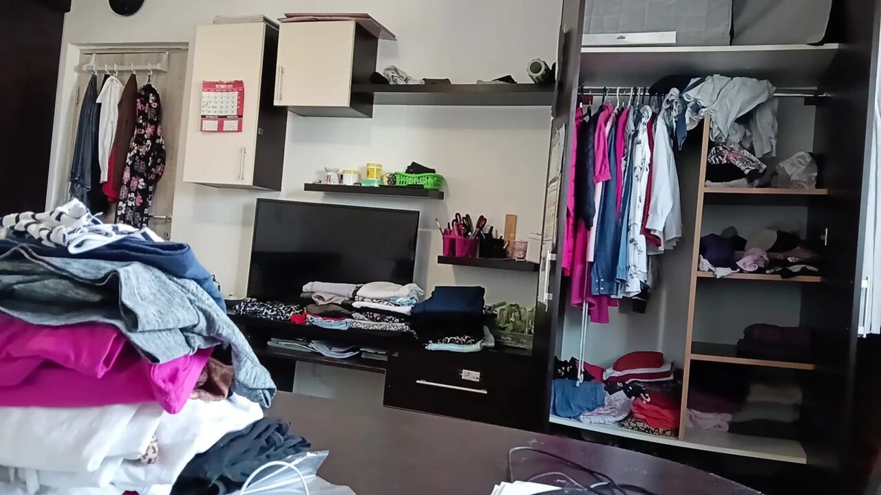 Amateur Wife Has Fun Trying on Clothes and Cutting Them.