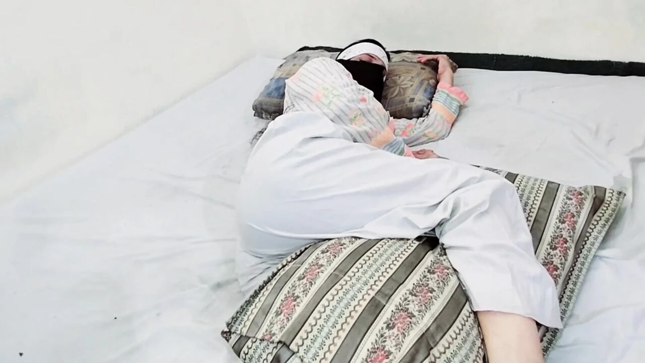Muslim Hotwife Caught with Friend Making Love Fucking Pussy
