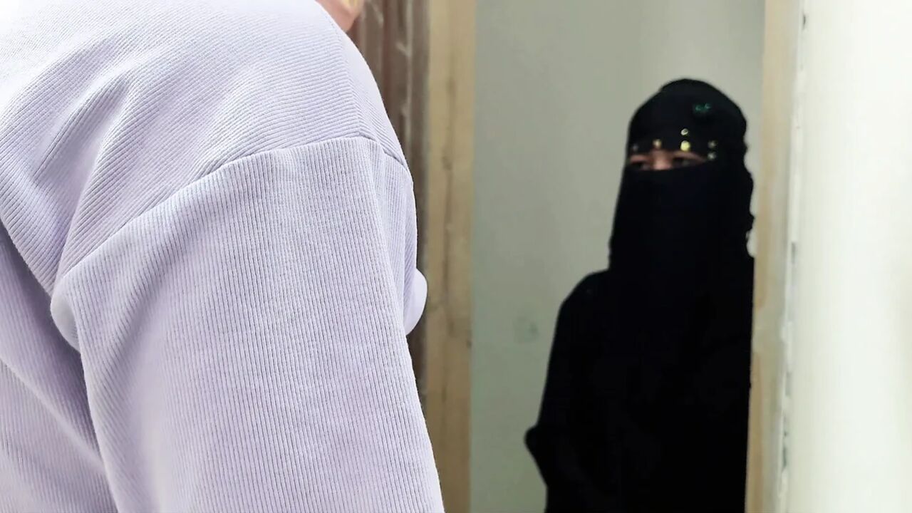 Fuck sexy begger Desi aunty juicy pussy when no one at home