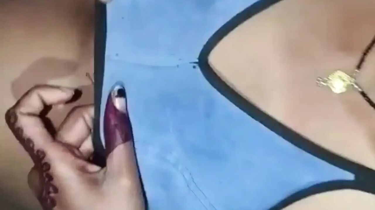 My stepsister put a bottle of Sprite in her pussy and drained her pussy?