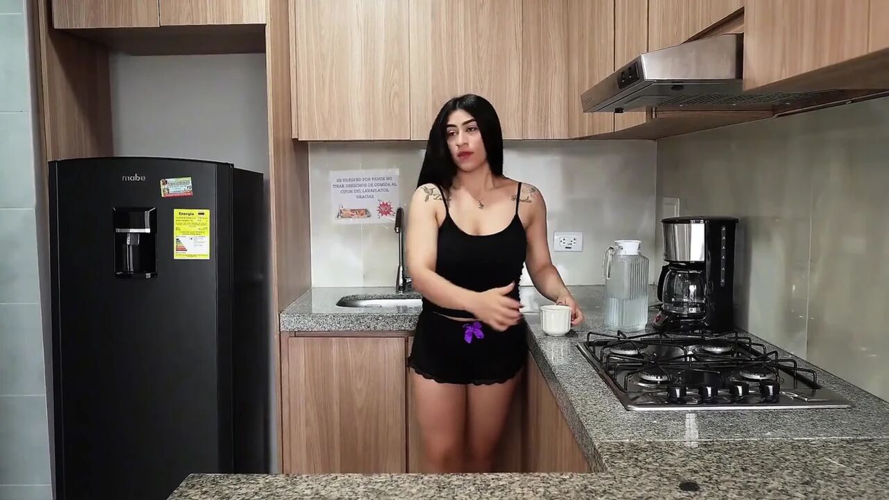 Jealousy Argument Ends with a Wild Fuck and a Big Cumshot in the Pussy