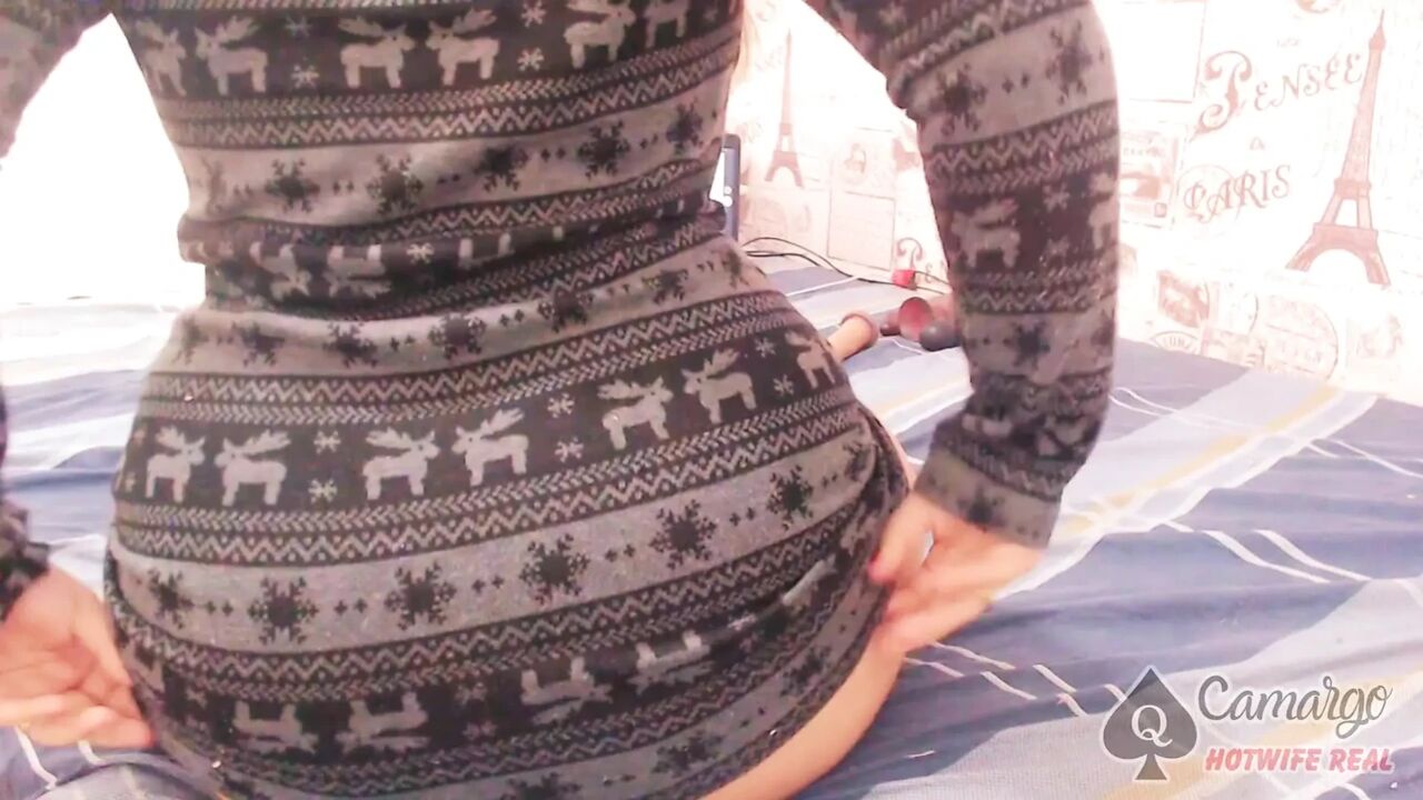 BIG ASS HOTTIE DOING ANAL