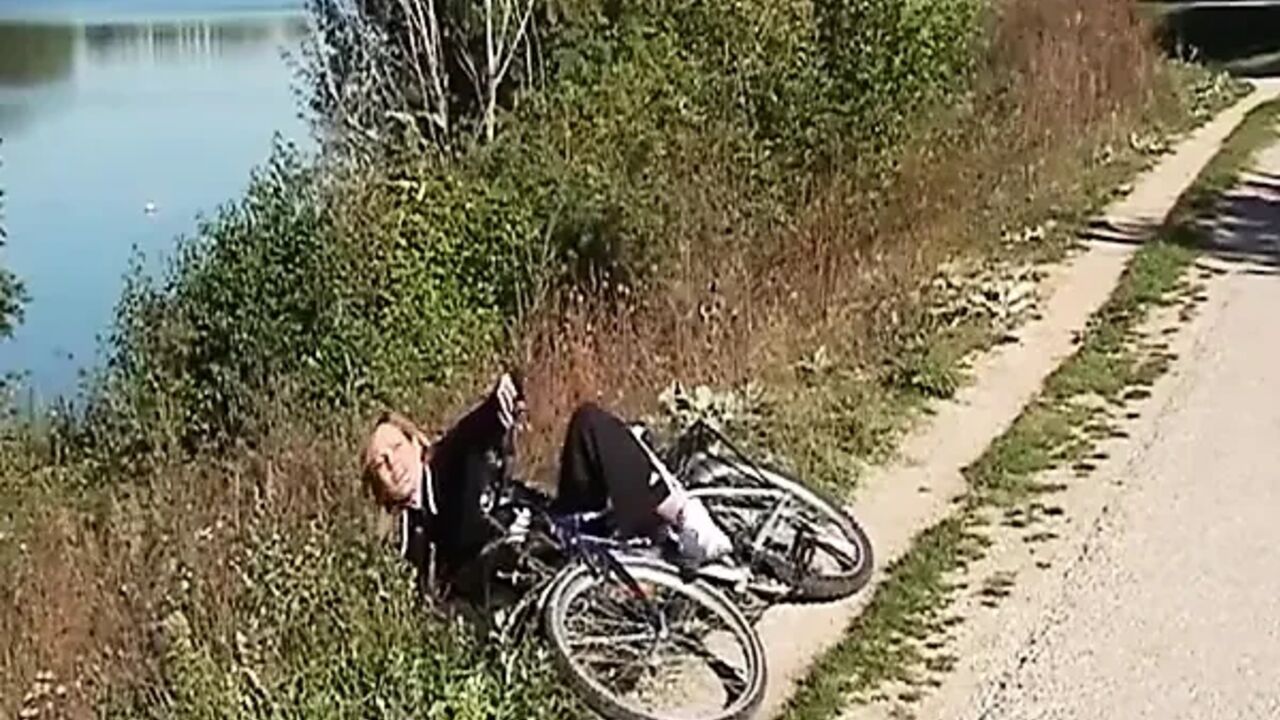 Naughty French Babe Got Fucked in Outdoor Show