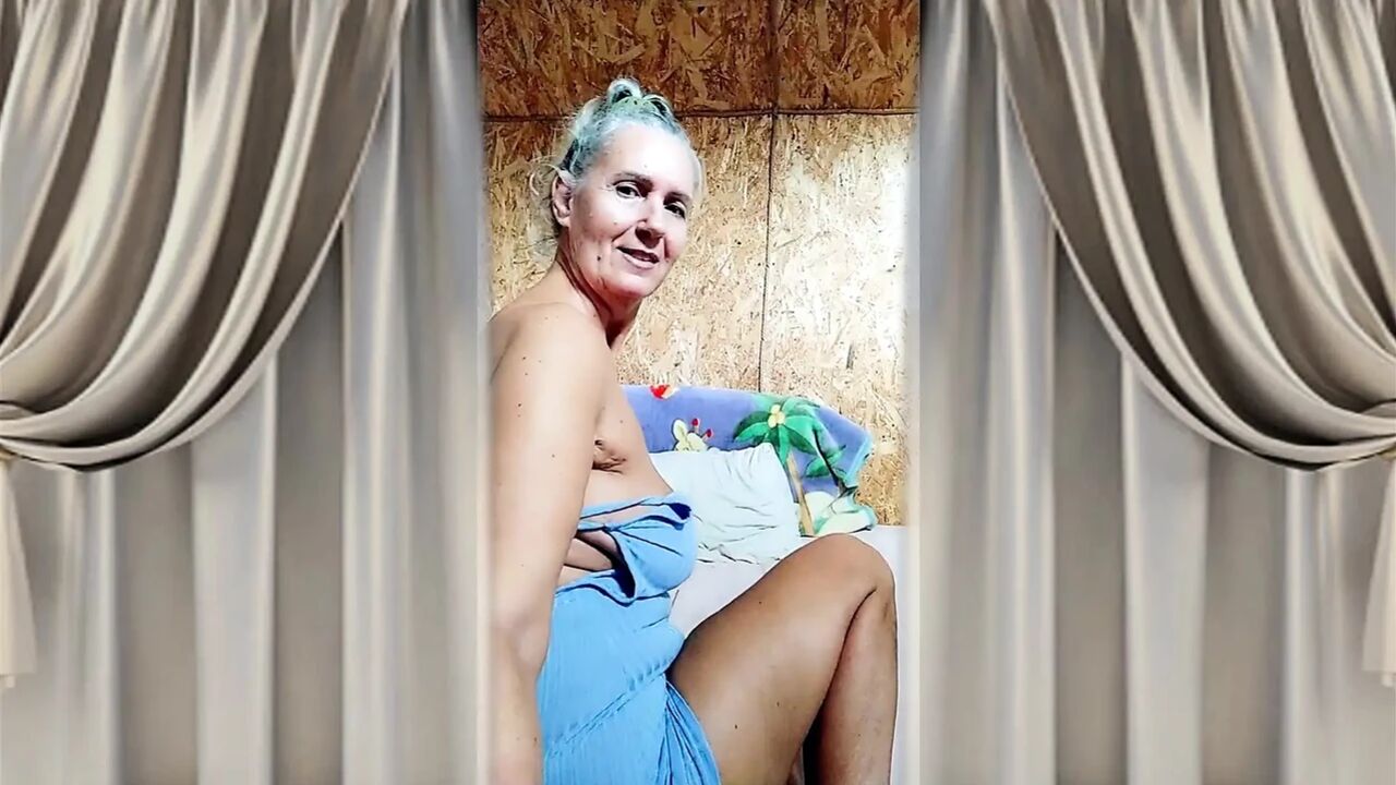 Lukerya Starts Her Day Hotly