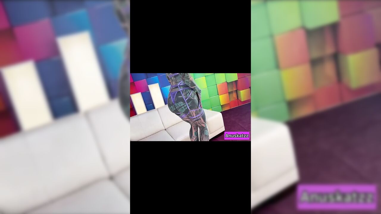 Tattoo Girl Strapon Mode ANAL & Solo