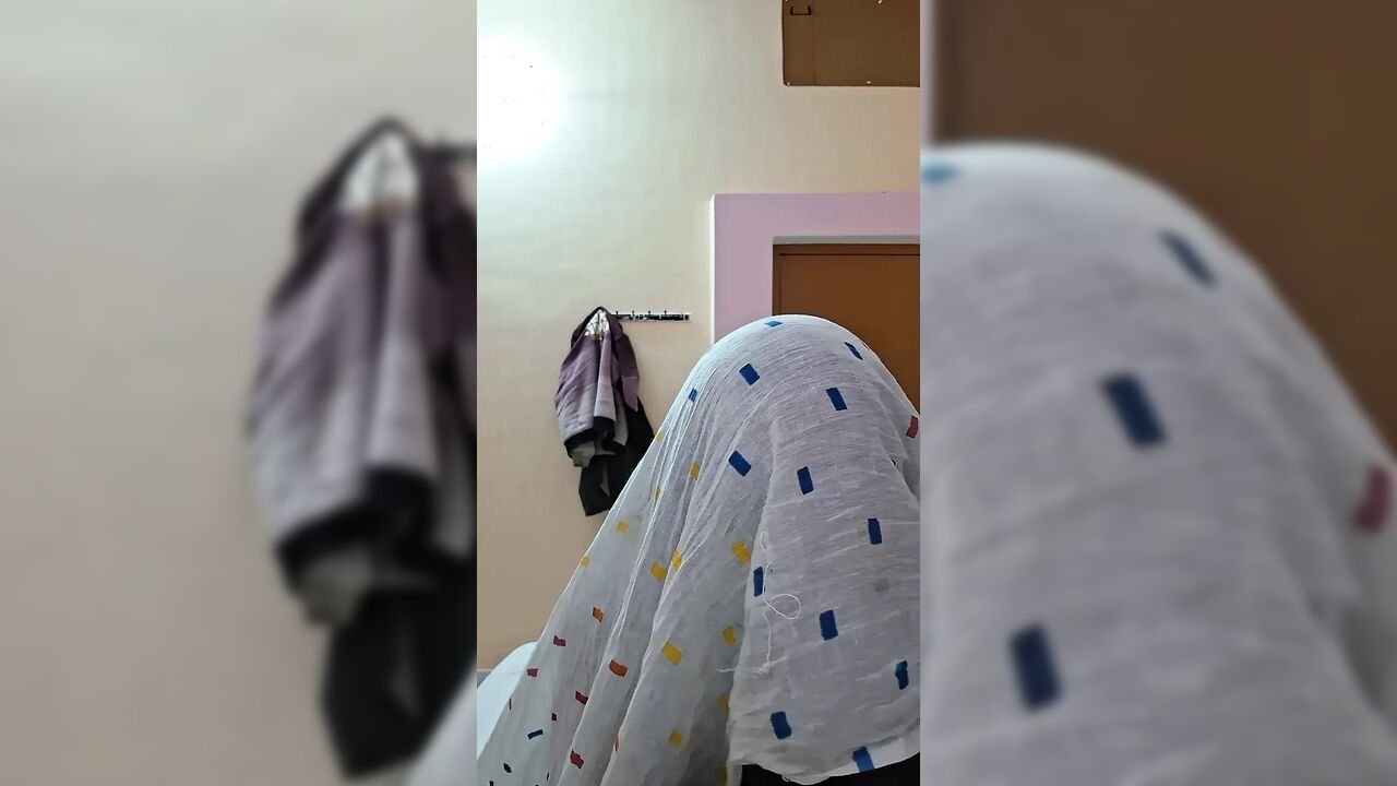 Hot Indian Desi stepmom sex her husband at hotel room