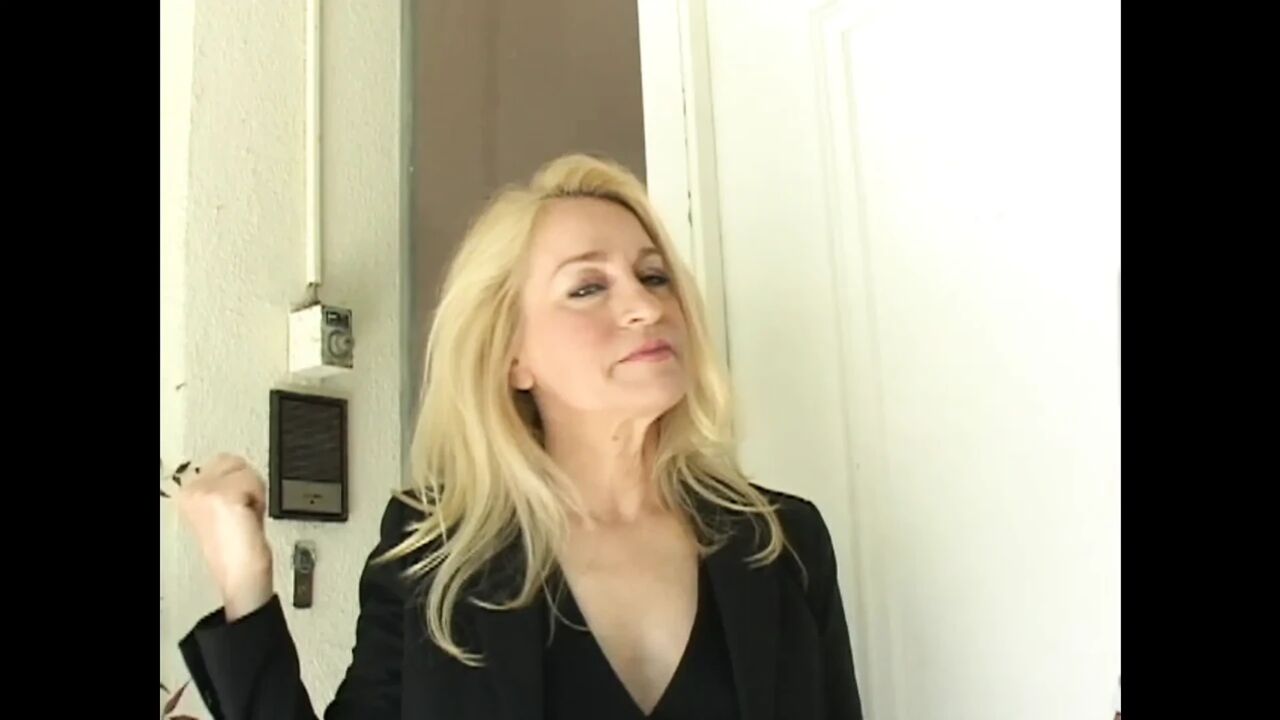 Blonde MILF Who Wants Cock
