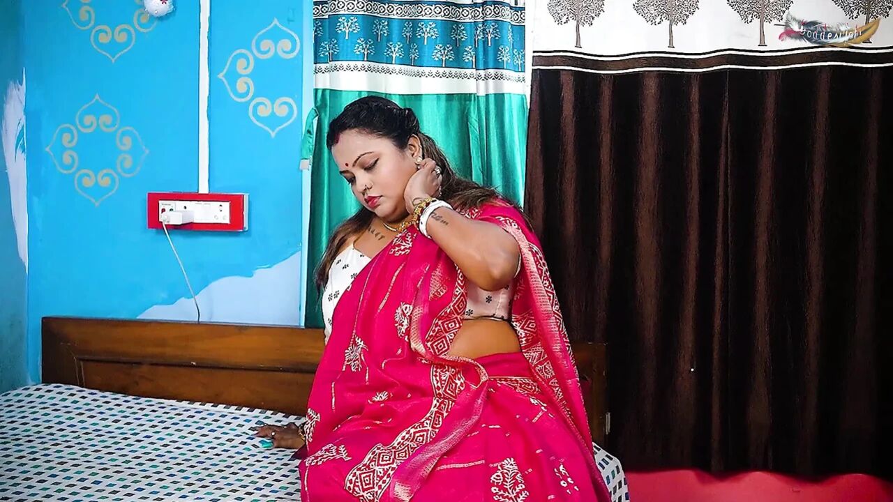 DESI MALLU BHABHI HARDCORE FUCK WITH HER DEBAR WHEN SHE WAS ALONE AT HOME FULL MOVE ( HINDI AUDIO )
