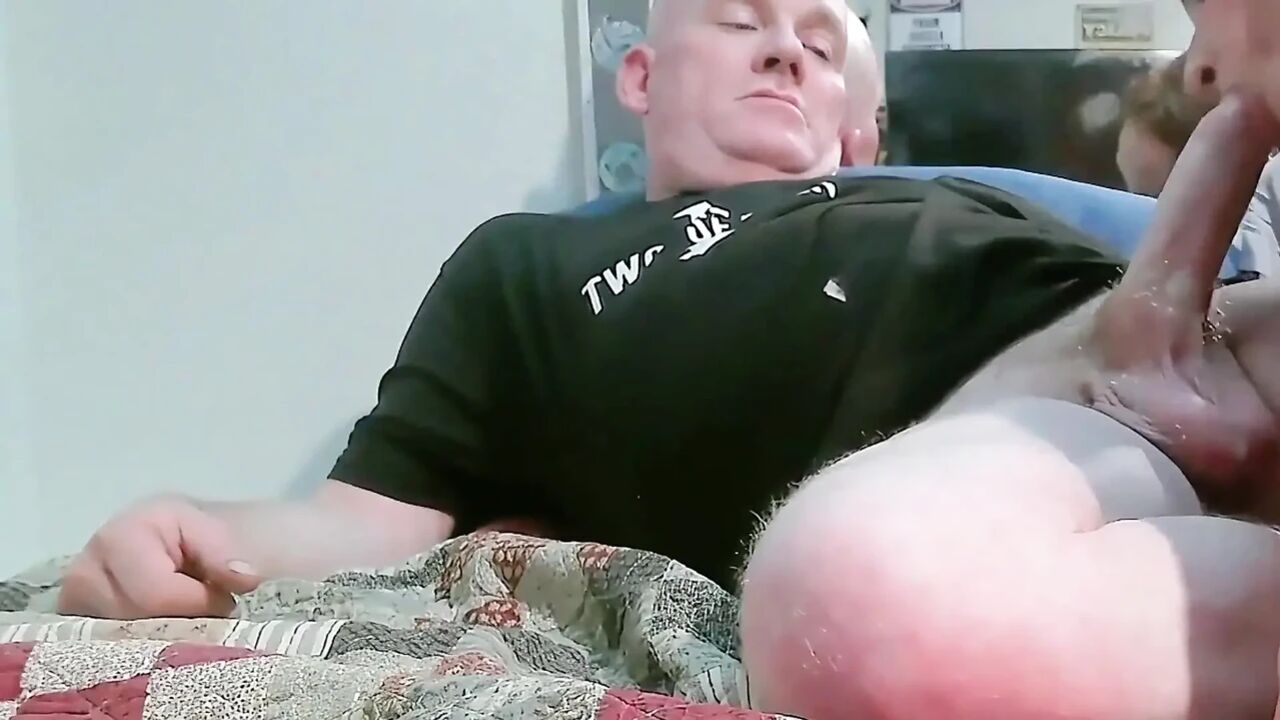 Girth Brooks Get Amazing Blow Job by Zoey Portland