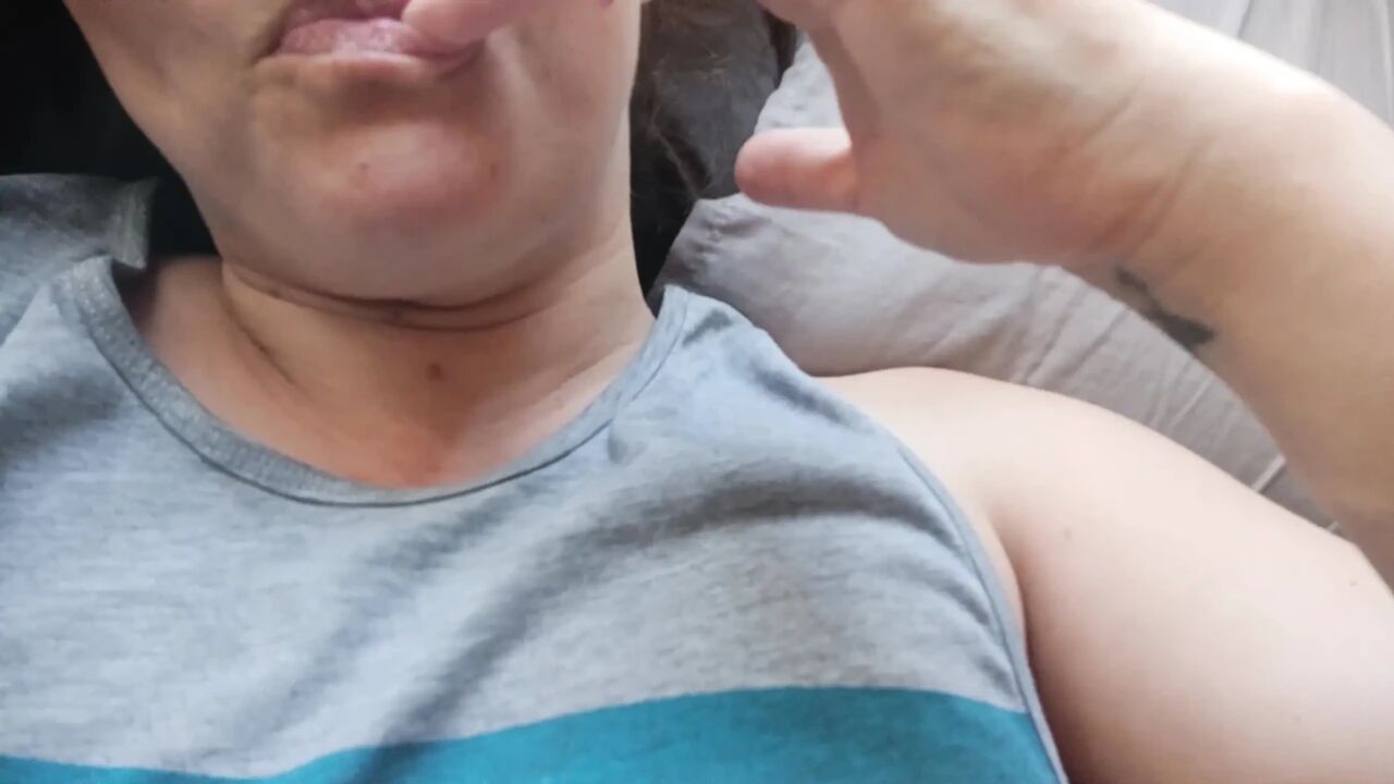 Close up Play with My Hairy Pussy