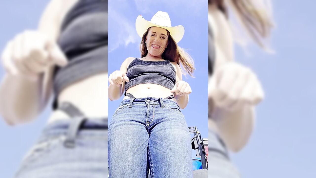 Redhead Shows off Body Parts and Ask for Honest Rate