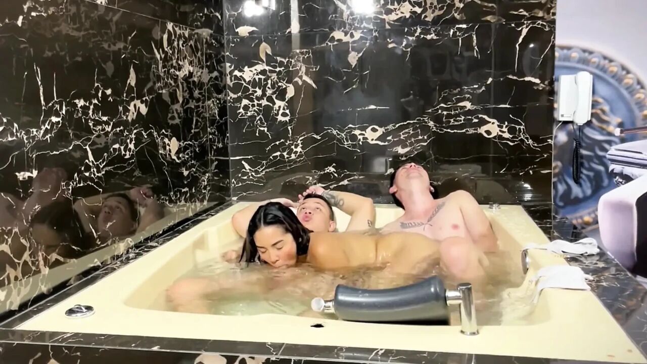 Two Cocks Fuck Me in the Jacuzzi, Until They Cum on My Tits Threesome in the Jacuzzi FMM