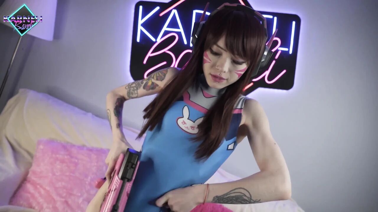 D.va fucks her tight ass with toys. Karneli Bandi