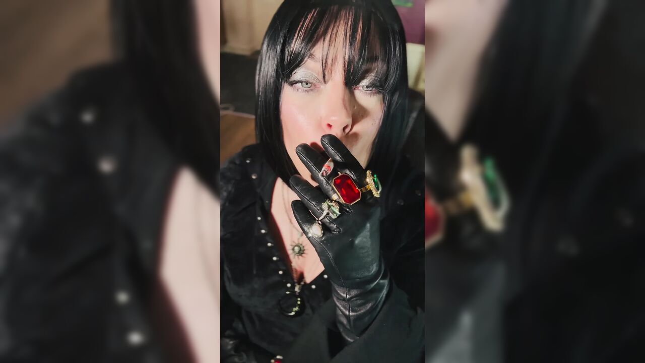 10 Rings Over My Leather Gloves! Smoking Miss Tina Snua Enjoy A cigarette With You