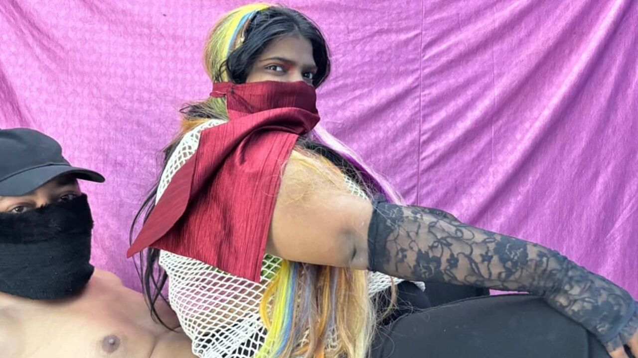 Indian desi bhabhi ne paise lekar choda