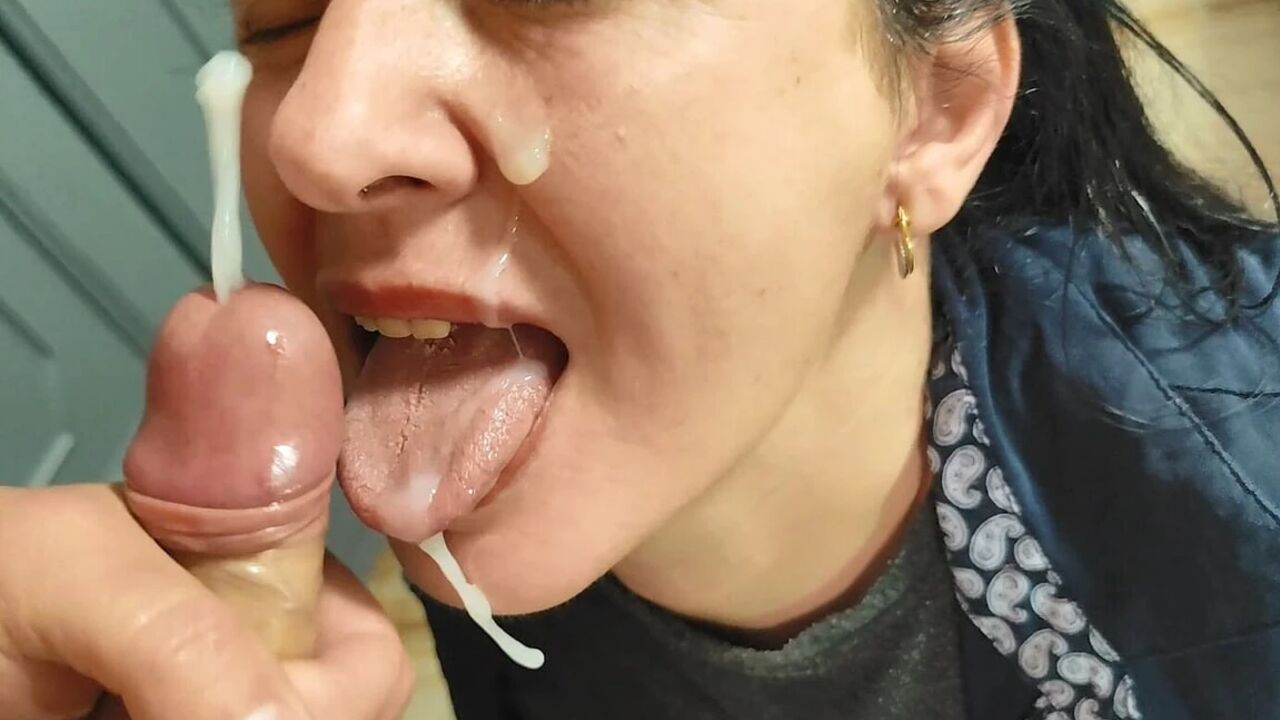 Cock Starved Stepmom Eats Stepson's Cock