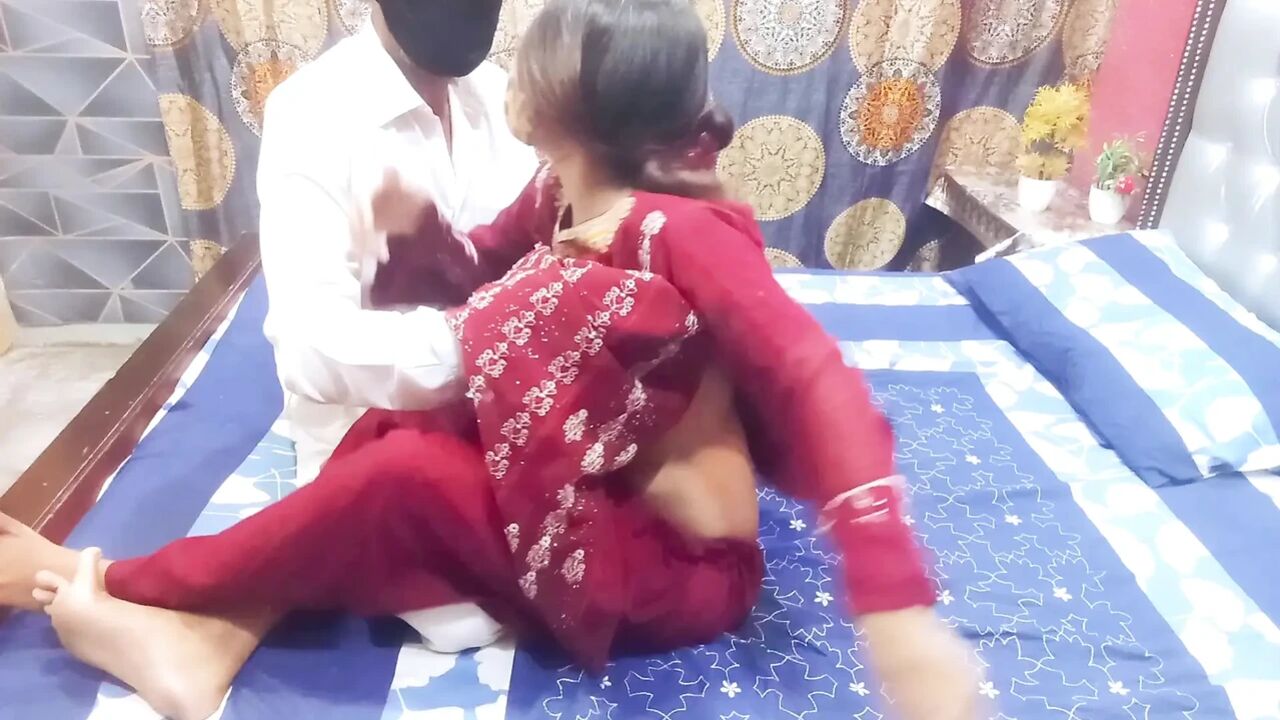 Zeshan ki kami puri ki chacha ny aur massage k bahany chudai ki Mehwish-Butt Indian Desi Sex