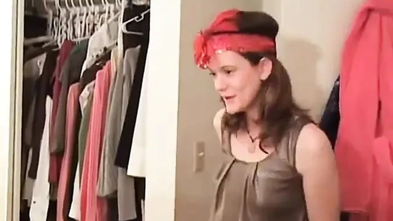 Fiona Tries Out Hazel's Fingers and Dildos
