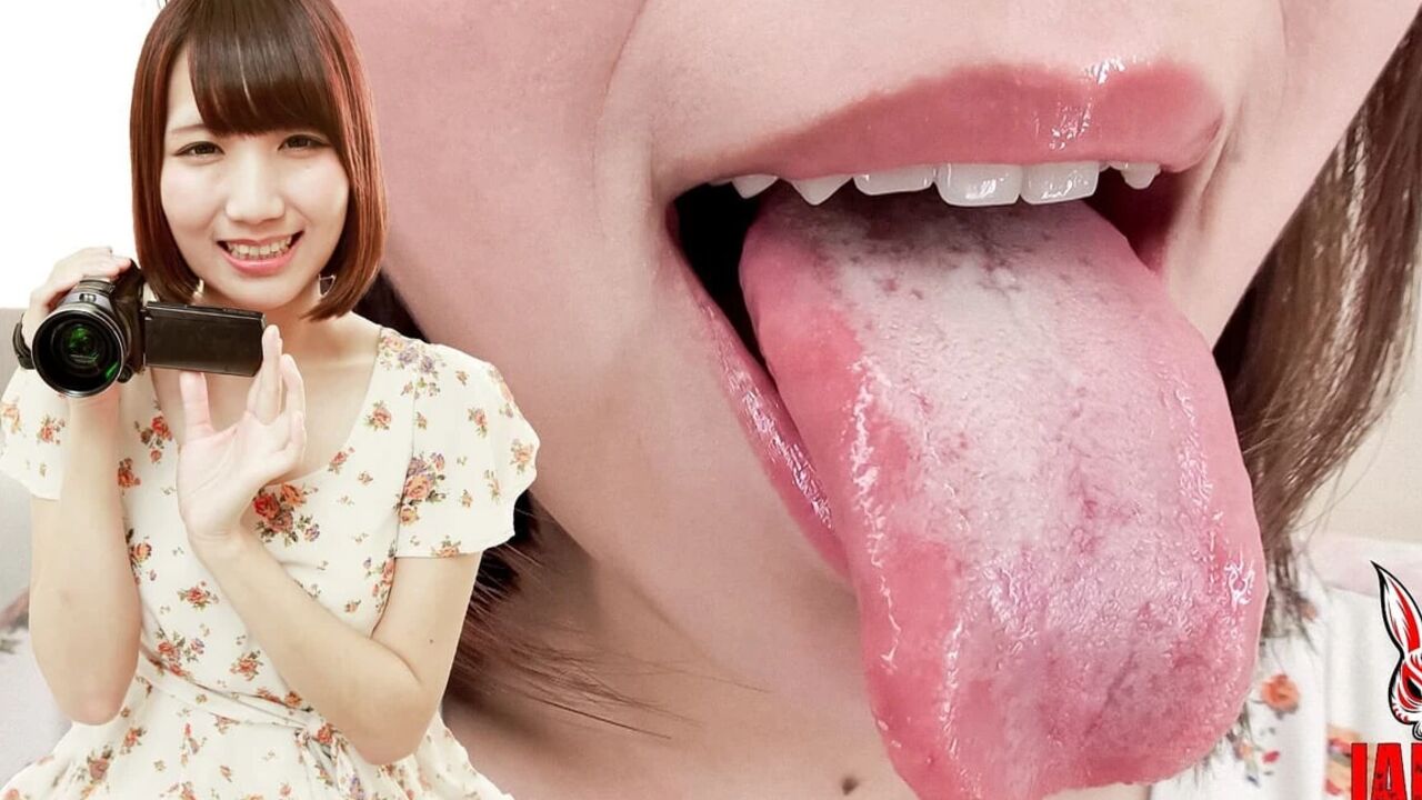Mayu's Naughty Grin: Explore Her Mouthwatering Selfies Now