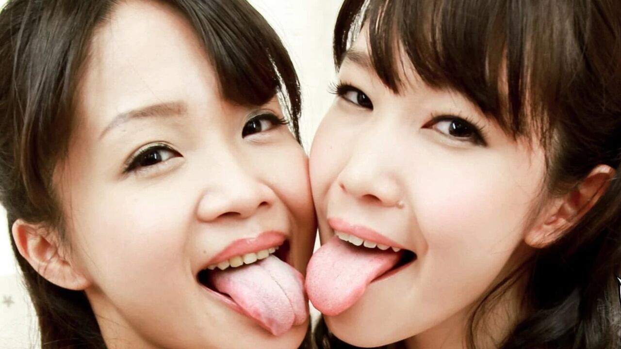 Behind the Scene! Yui Kasugano & Momoka Azuma's Saliva Swallowing