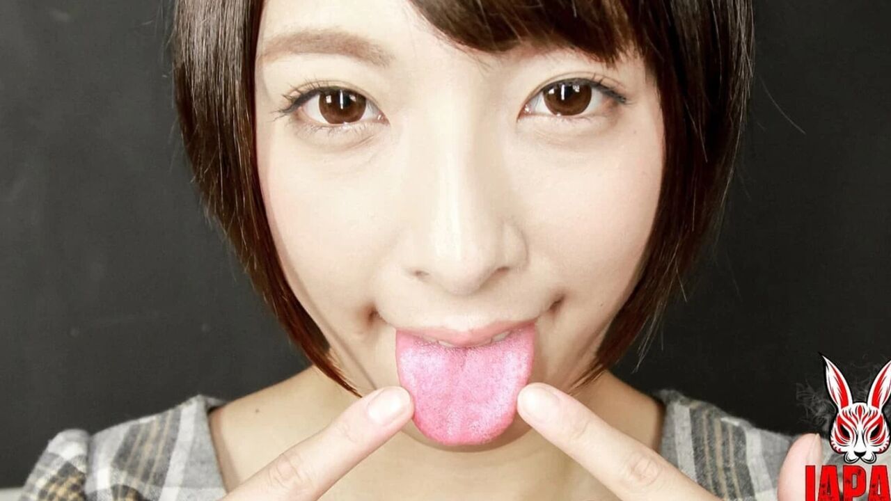 Virtual Kiss: Miku's Silky Encounter