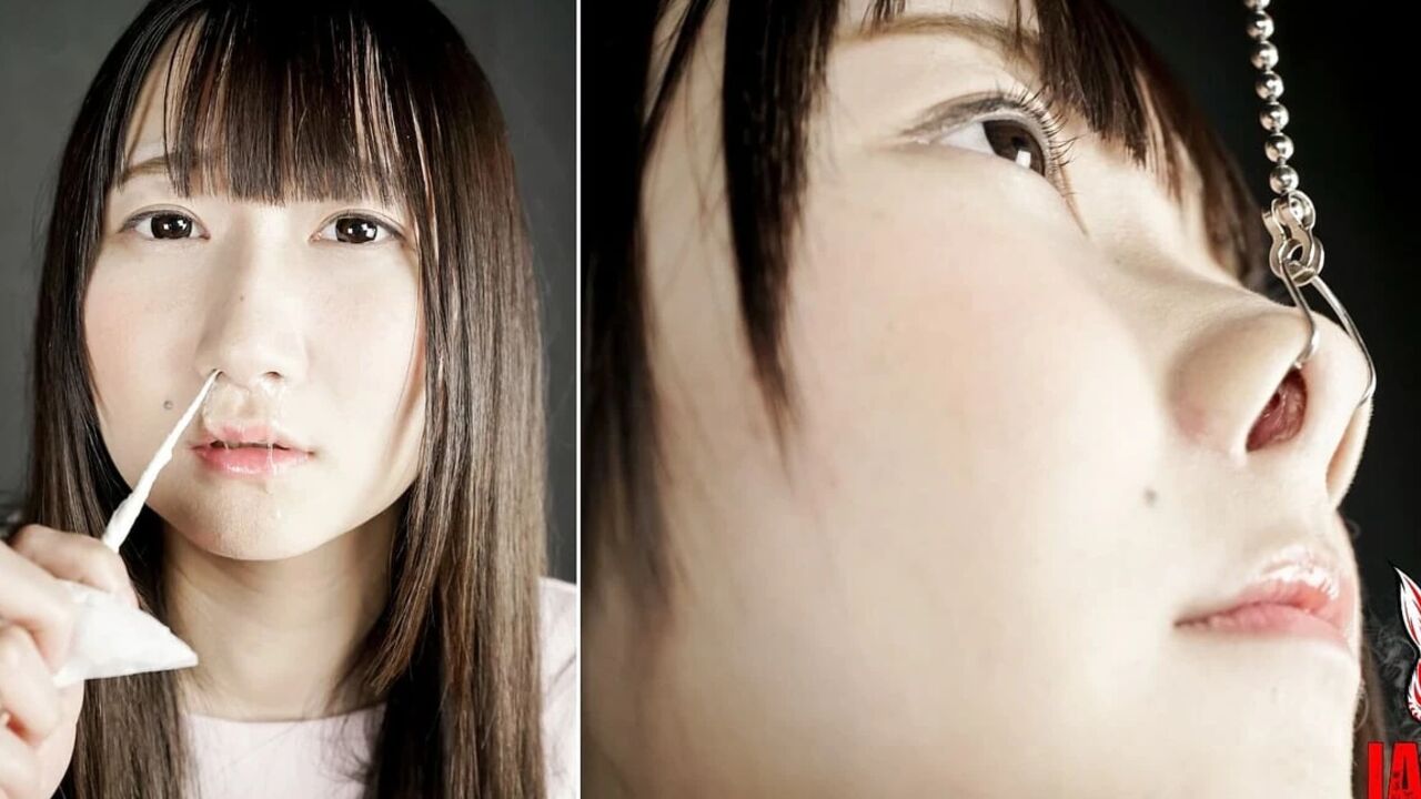 Misaki Yumeno's Sensual Nose Performance