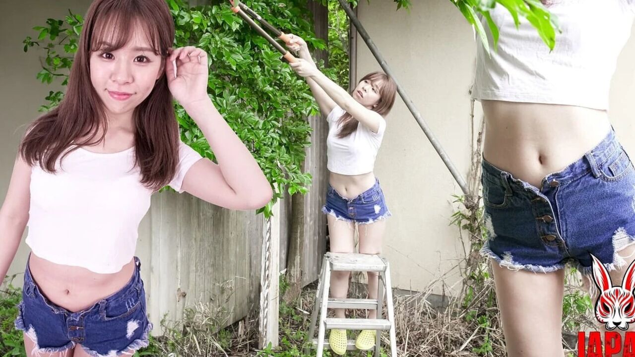 Wakana Mashiro's Post-work Belly Button Routine
