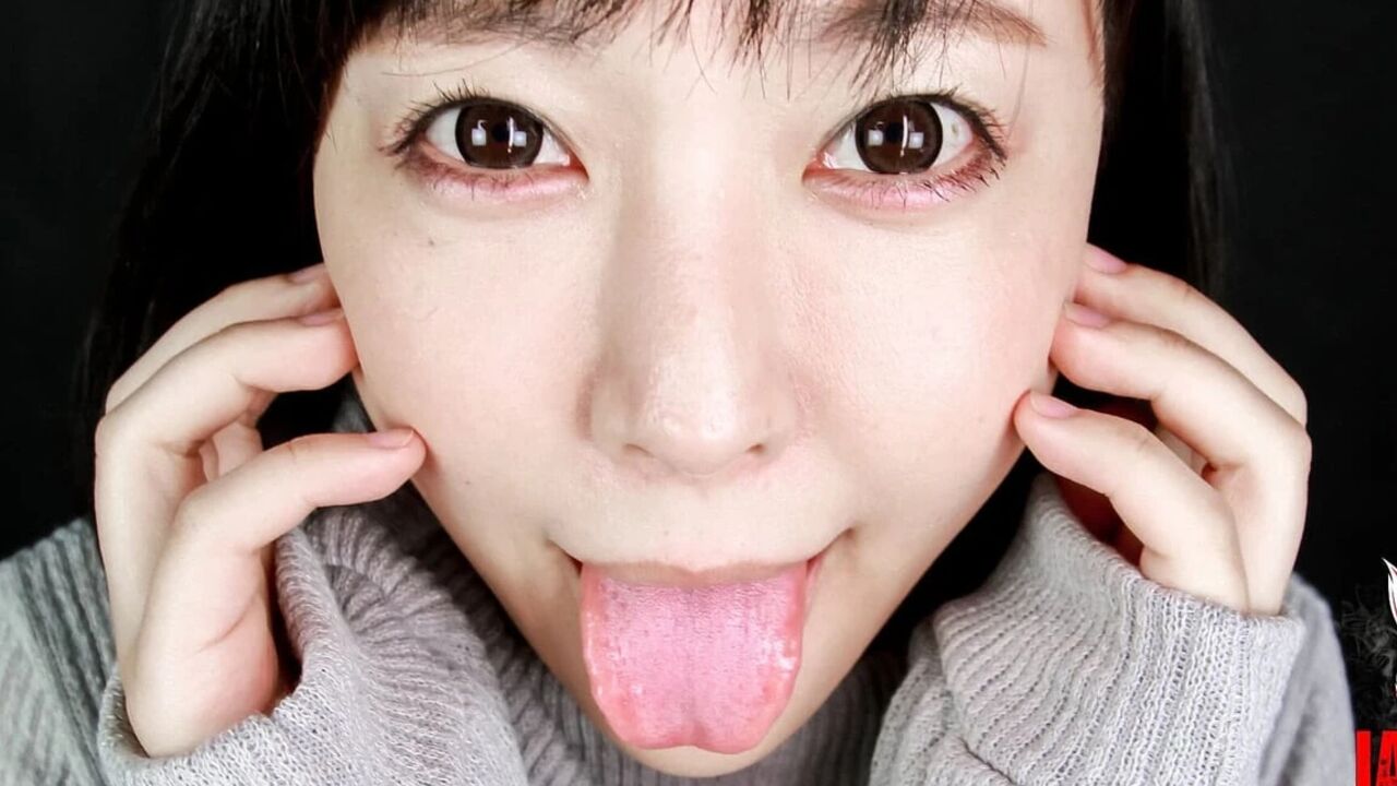 Arisa's Sensual Oral Showcase: a Saliva-fueled Sensation