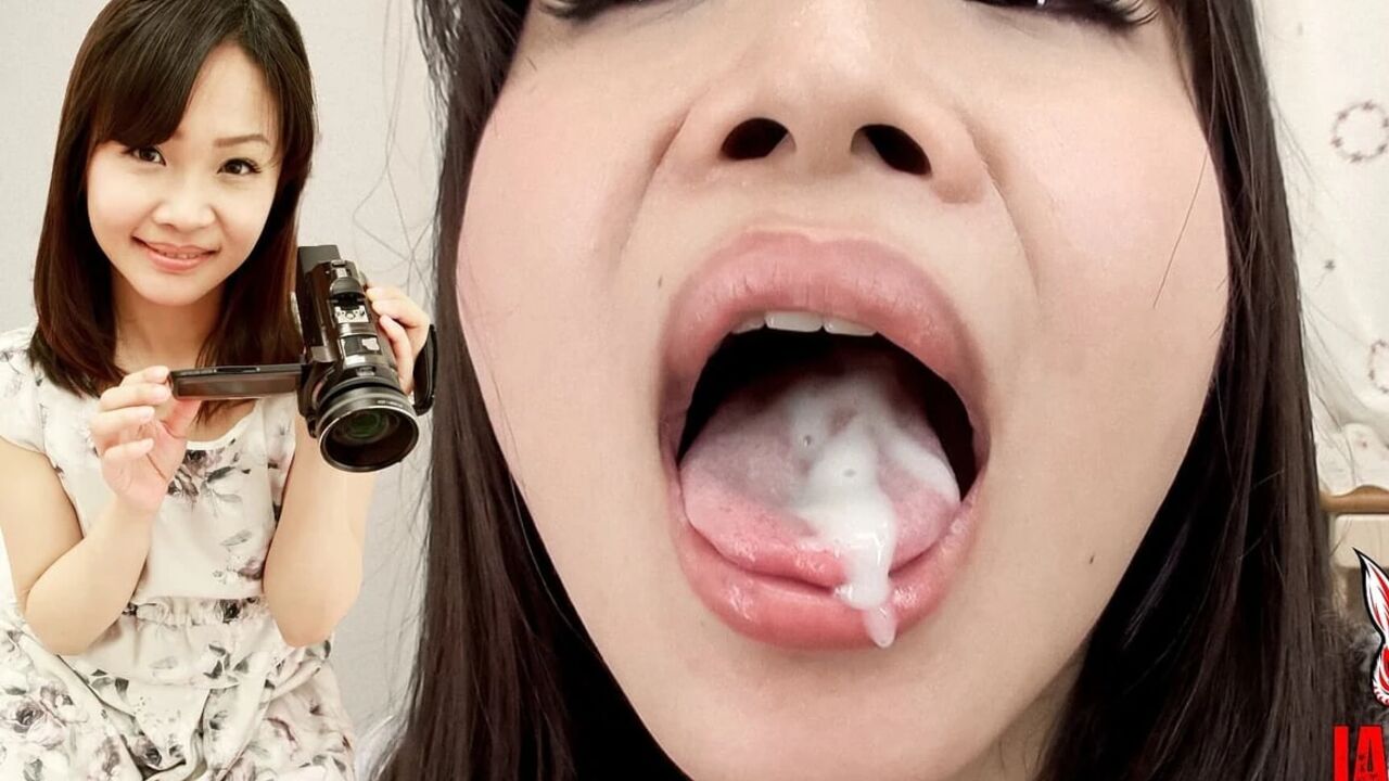Momoka's Mouth - Tongue Show