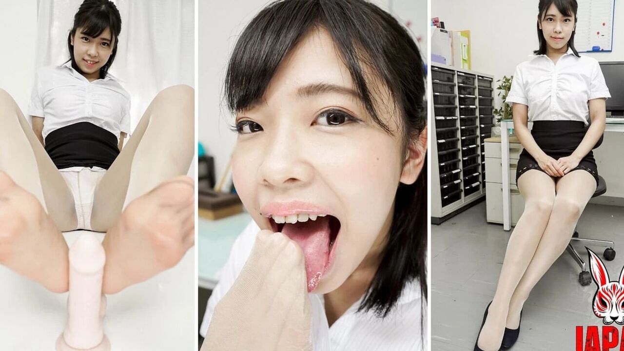 A Refreshing Foot Lick and Handjob by Kaede Nagano