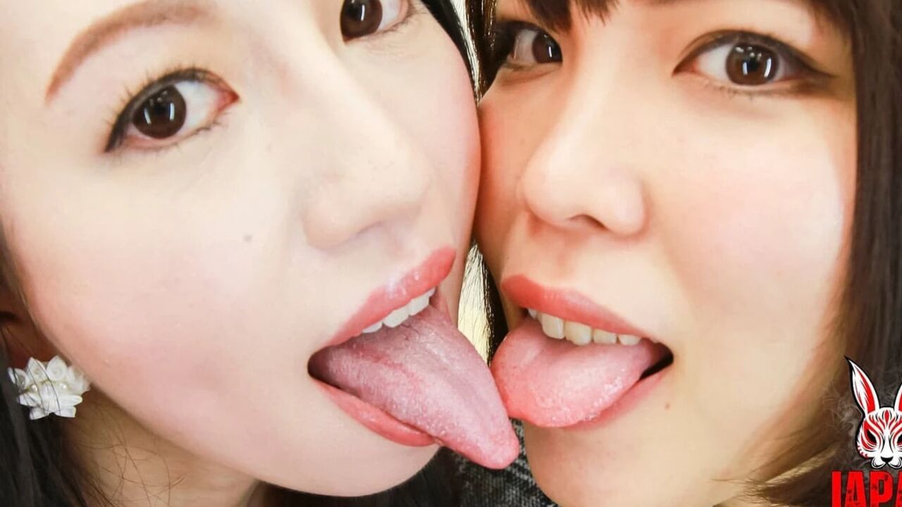 Sensual First Encounter: Rei Tokunaga Guides Momo Momoi Through an Intimate Exploration