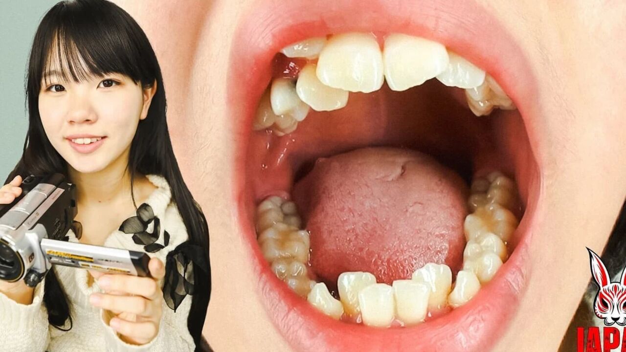 Amateur Girl Kanako's Tongue and Mouth Selfie
