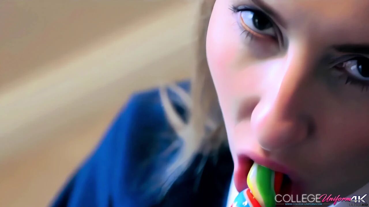 Hard Sucking Featuring Sophia Smith