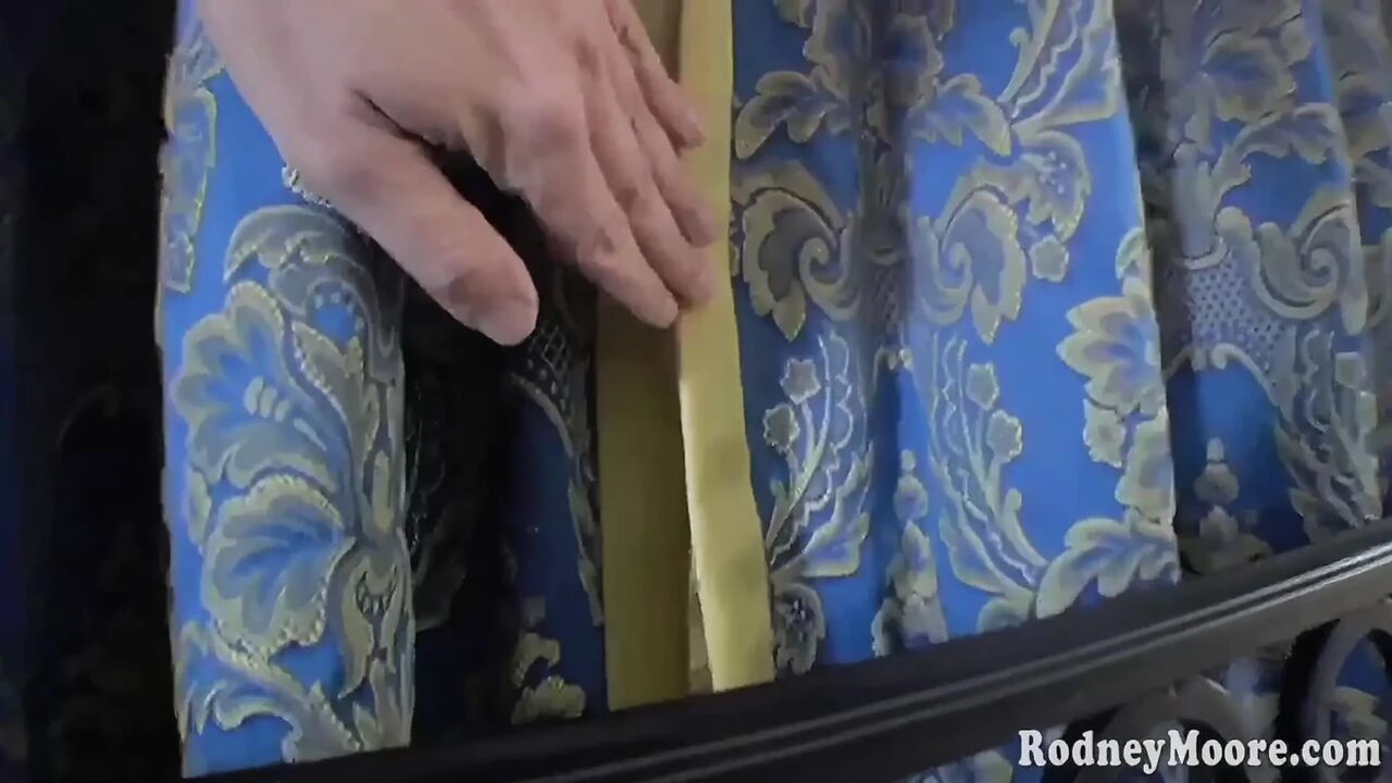 Petite bikini clad aughites gooey bj