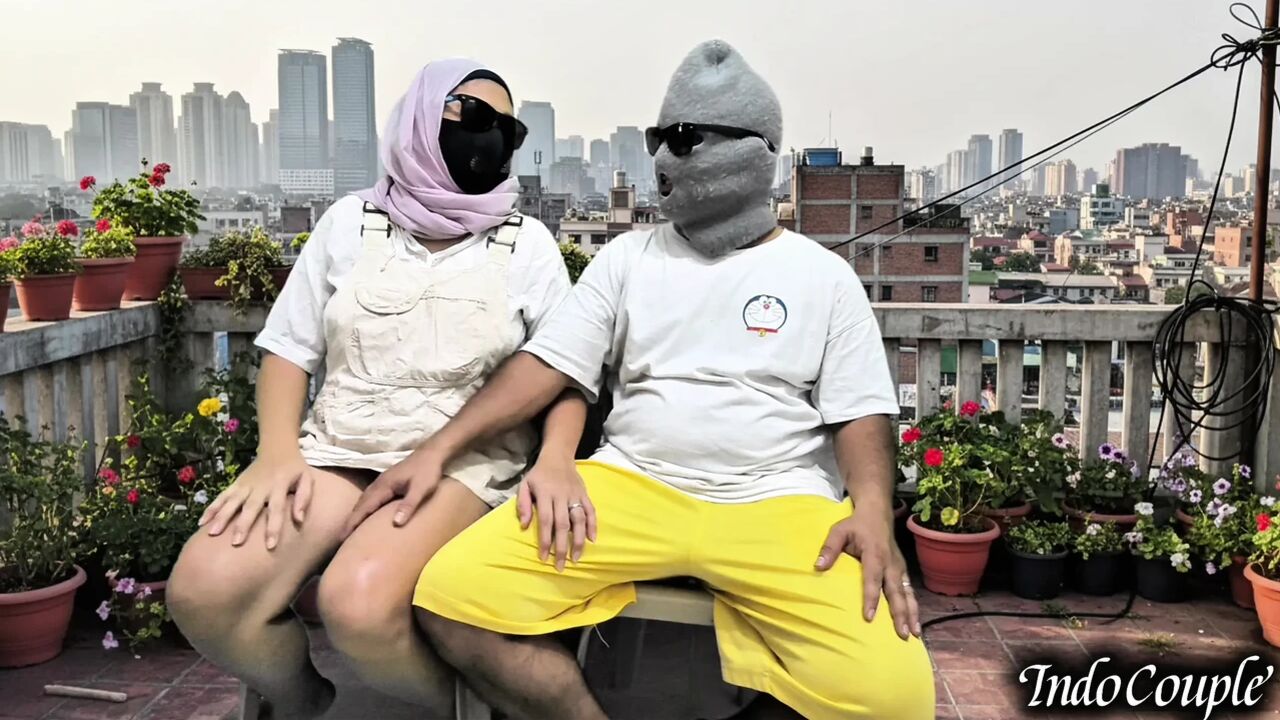 Hijab Muslim Big ask me to touch & play her Pussy when she was in Balcony outdoor Sex