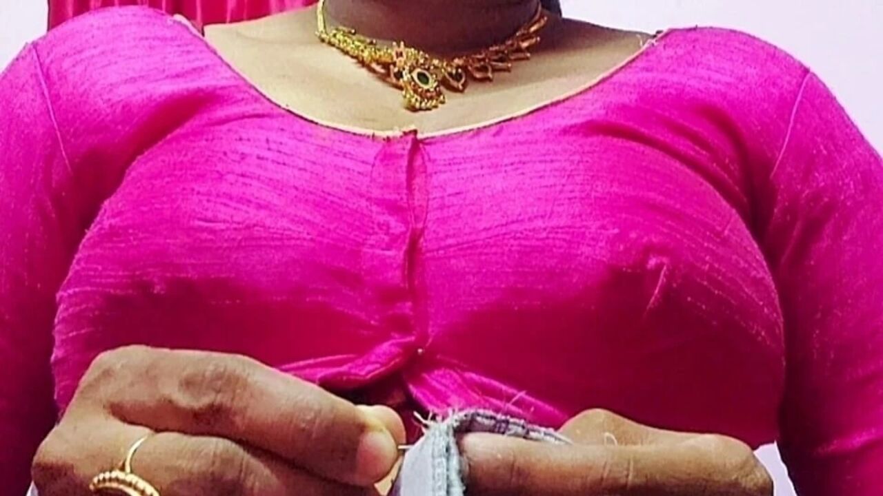 Hot and sexy aunty Apne bhatije ke sath Kiya sex big boobs