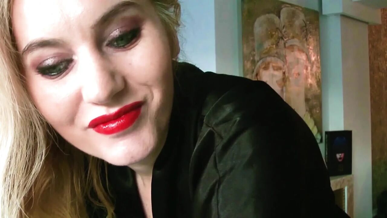 Gold digger stepmom loser