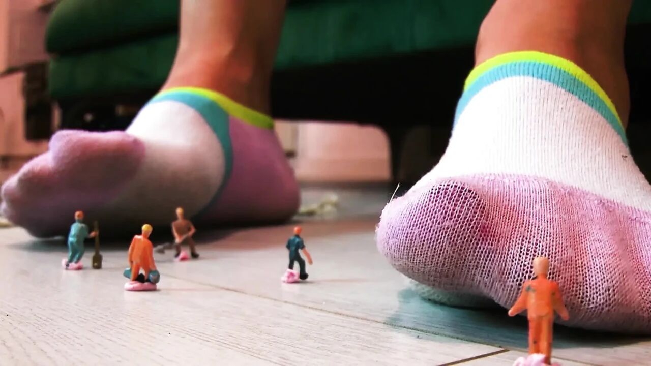 Not aware giantess
