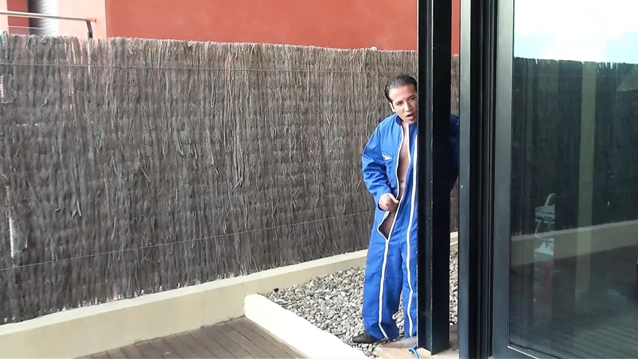 Good fuck at the swimming pool