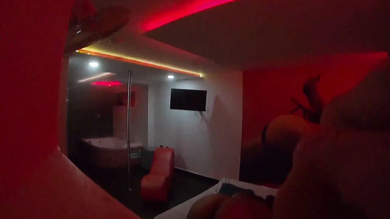 Morocha Paisa Fucks in a Motel Without a Condom with a Gringo