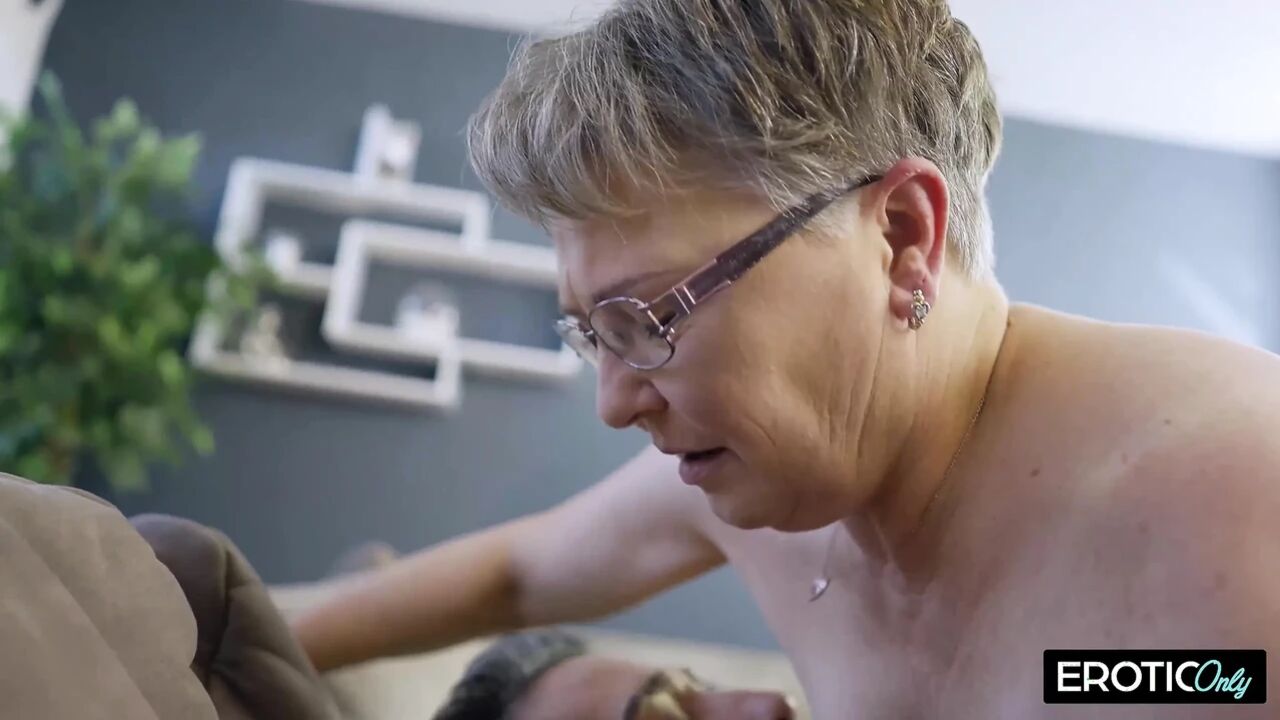 Grandma Ilse Is as Horny as a 20-year-old, Her Young Arabian Stallion Loves Her Plump Body