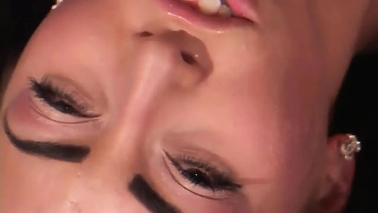 Handjob with Two Penis of Scöne 18 Year Old Brunette