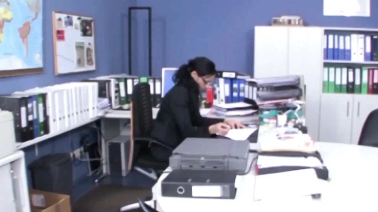 Hot Mature German Office Fuck and Cumshot