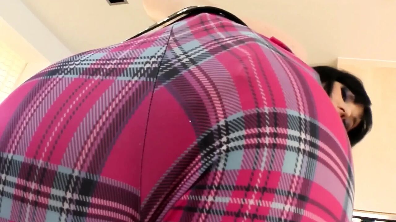 Anal Queen Gets Her Wet Asshole Stretched and Creampied